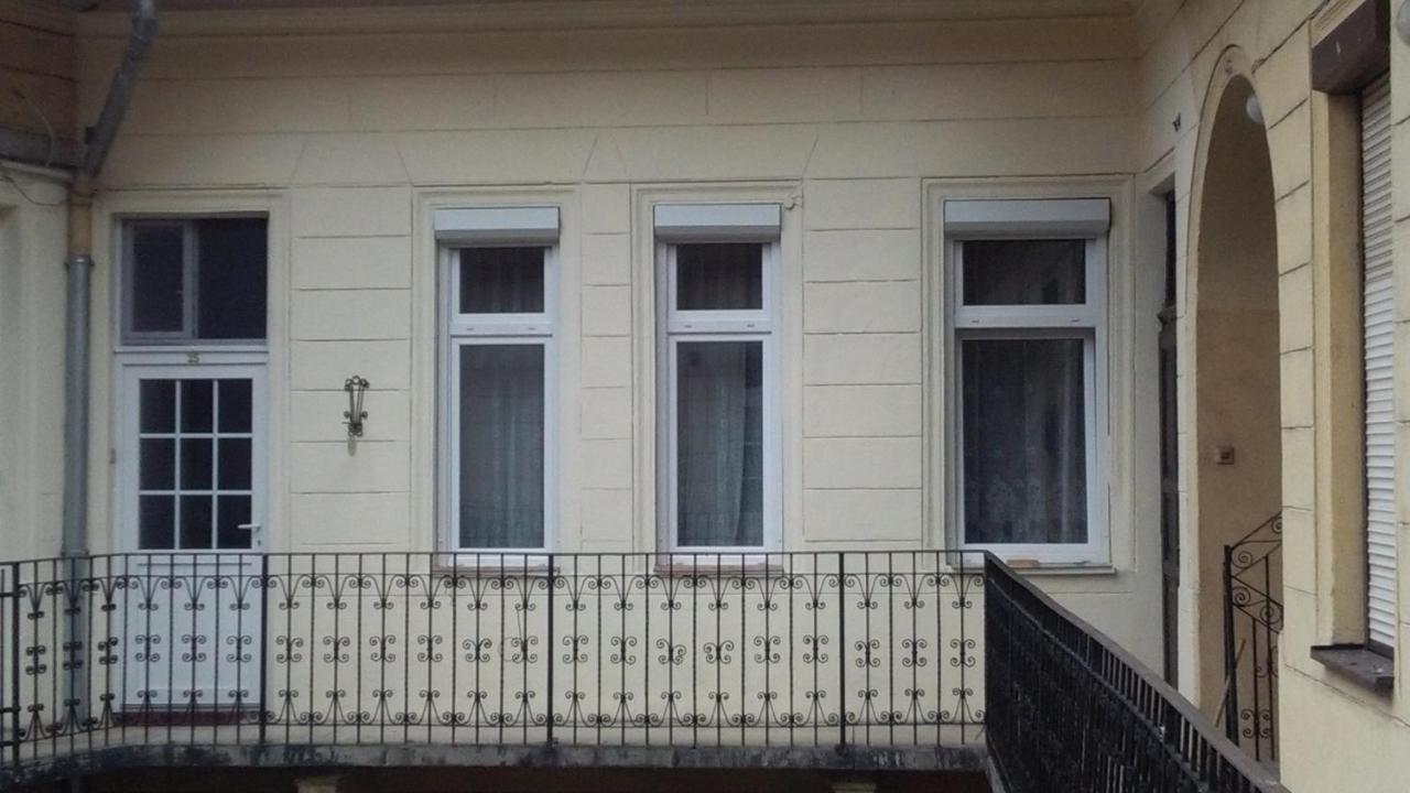 Julia Apartman. ブダペスト エクステリア 写真